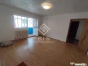 Apartament 3 camere de vanzare. 