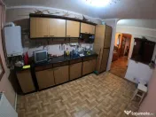 Apartament de 3 camere, 73 mp decomandat la parter inalt 