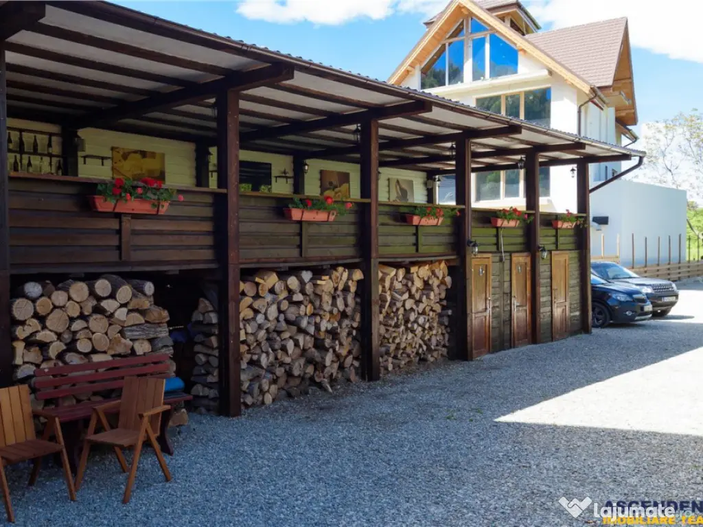 Langa Castelul Bran: Pensiune restaurant transfer afacer