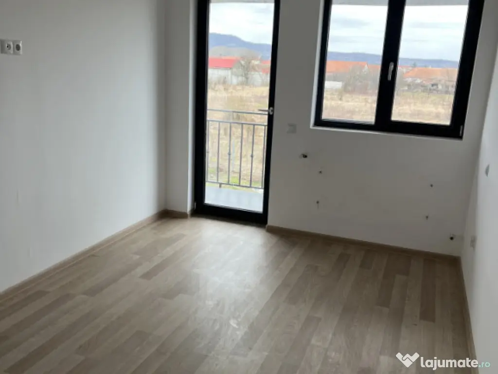 Vând duplex la cheie - suprafață utilă este de 110 m2 ,