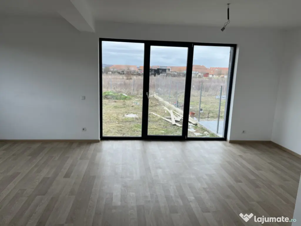 Vând duplex la cheie - suprafață utilă este de 110 m2 ,