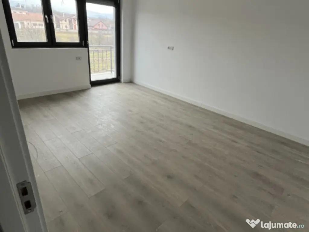 Vând duplex la cheie - suprafață utilă este de 110 m2 ,
