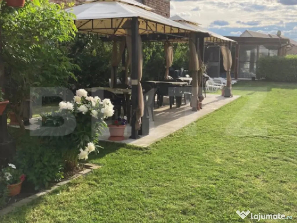 Pensiune de vanzare, 1000 mp, zona Tasnad