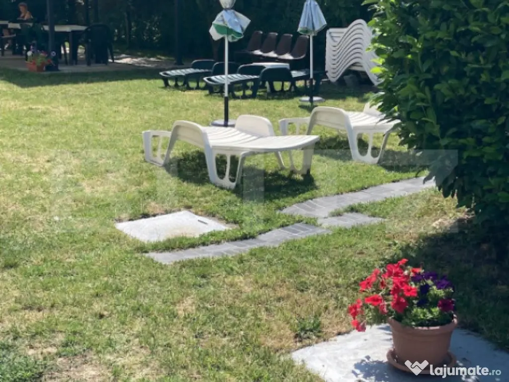 Pensiune de vanzare, 1000 mp, zona Tasnad