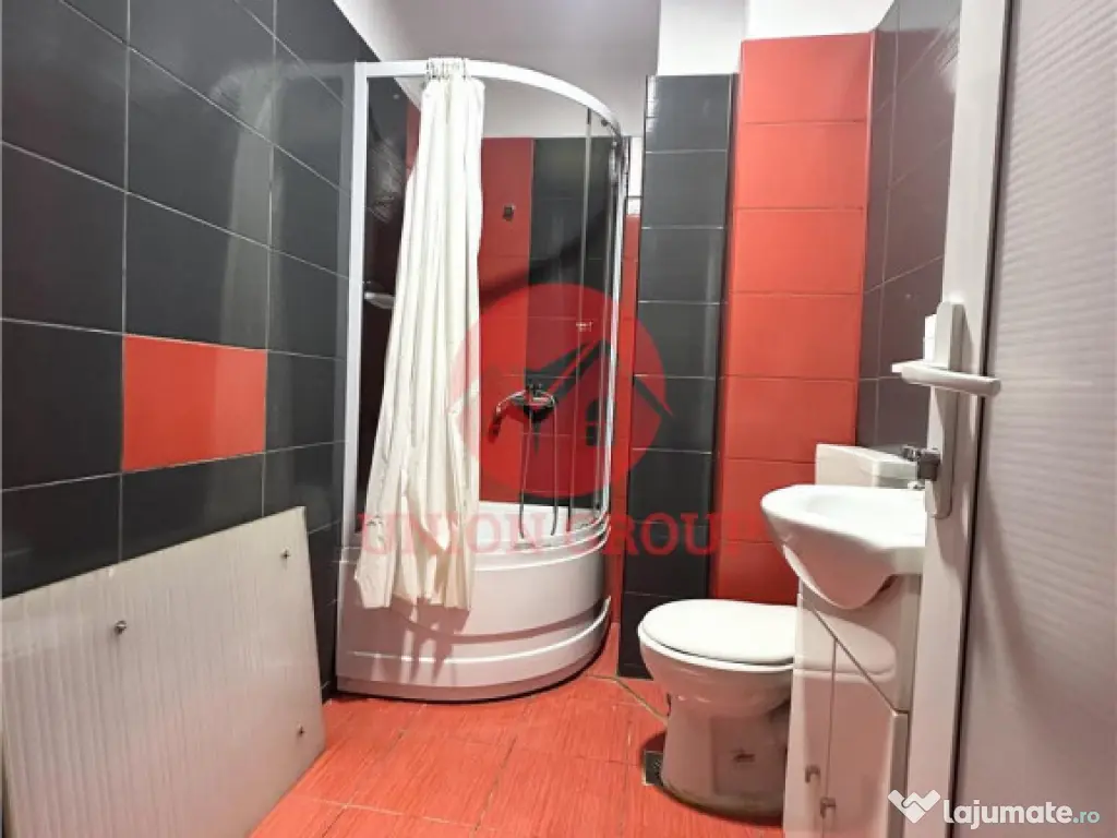 Pensiune 15 camere in a Doua Linie la Mare, zona Pescaria lu