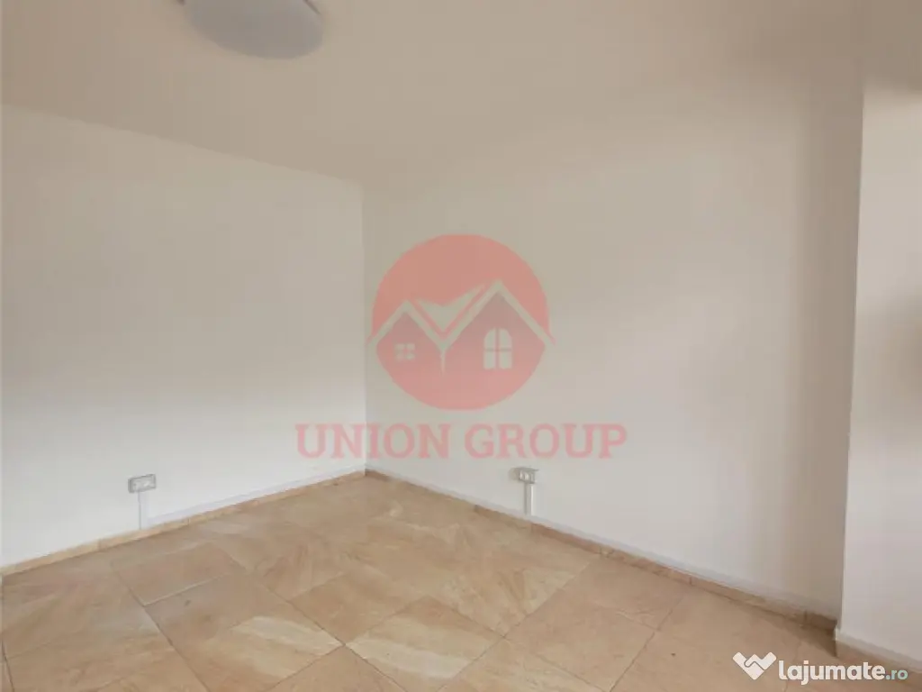 Apartament/Spatiu Comercial 4 Camere Parter, Acces Stradal,