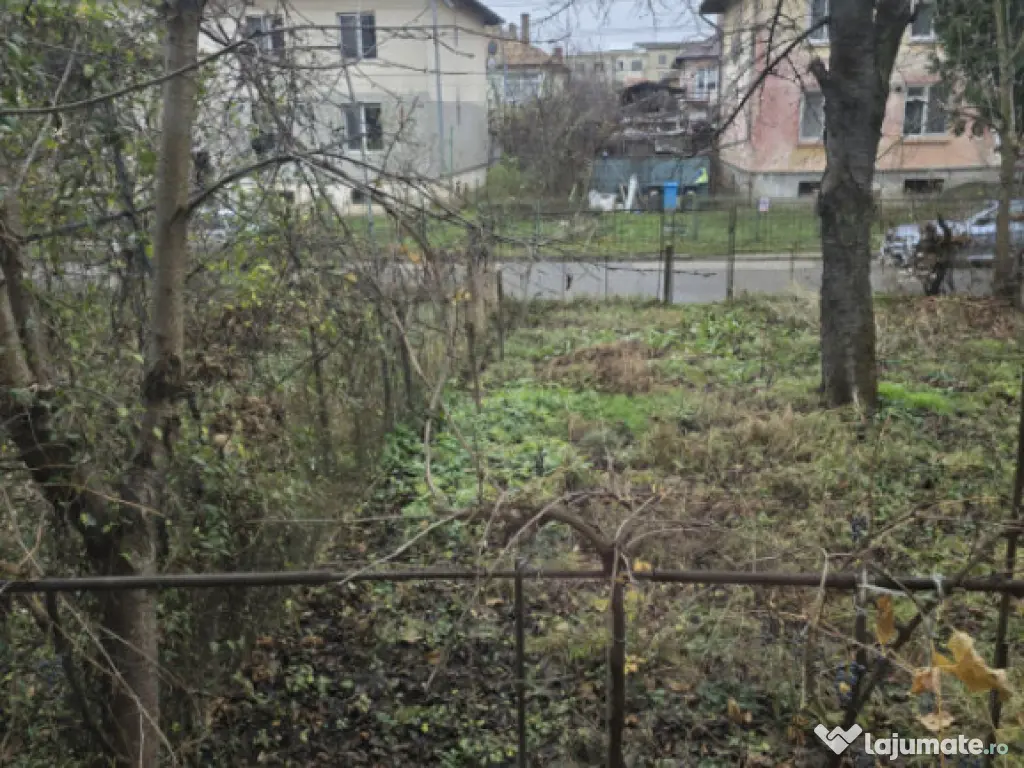 Garsoniera Savinesti spatioasa in zona curată