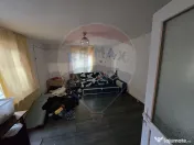 Casă / Vilă cu 4 camere de vânzare în zona Periferie