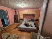 Casă / Vilă cu 4 camere de vânzare în zona Periferie