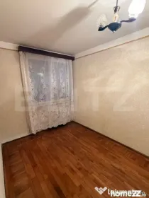 Apartament cu 3 camere, parter, zona Ultracentrala