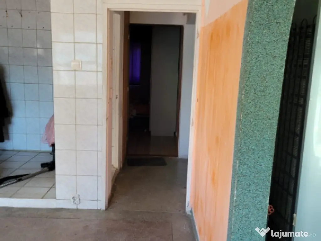 Spațiu comercial, 119 mp, vitrină stradală, zona Hotvon