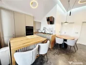 Apartament cu 3 camere, lux cu view frumos 