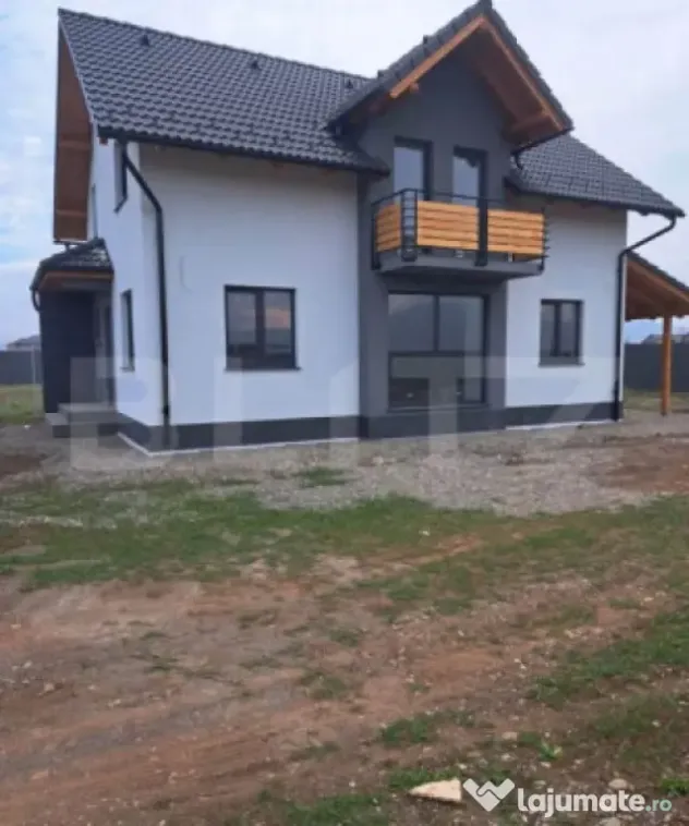 Casa 4 camere, 133 mp, zona Sacele