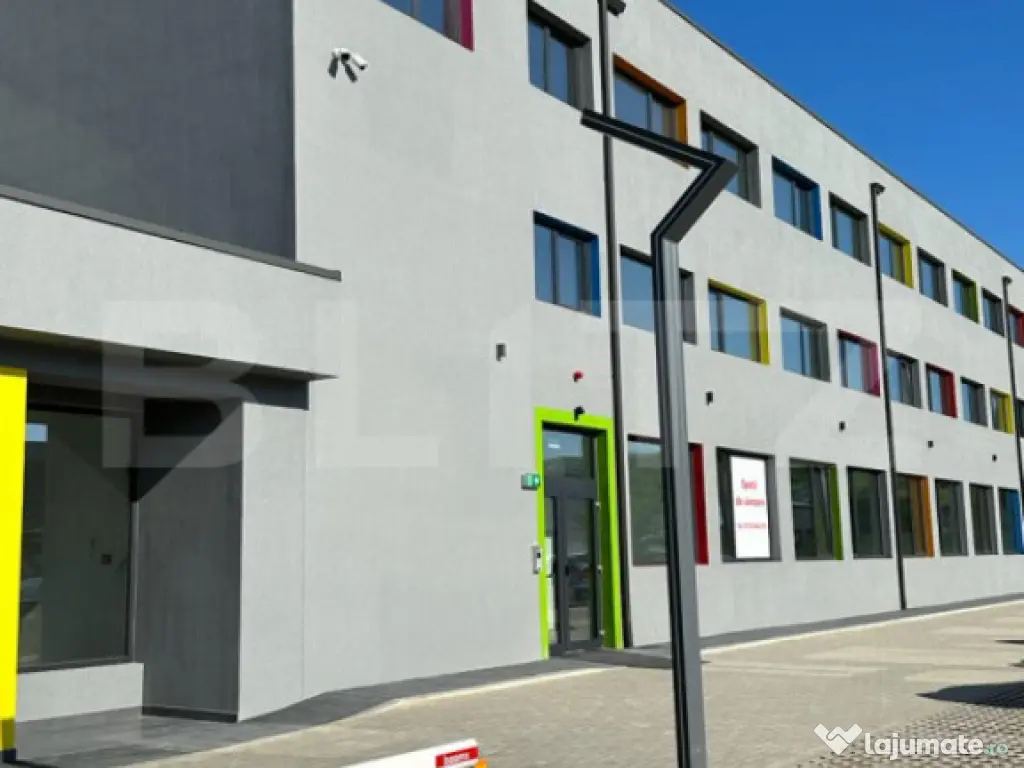 Hala pentru diferite activitati plus parte adminitrativa