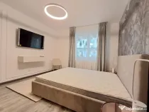 Apartament mobilat lux, la cheie, parcare Floresti zona Terra
