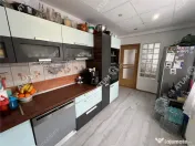 Casa individuala 5 camere 2 bai 290 mp teren zona Mall Selim 