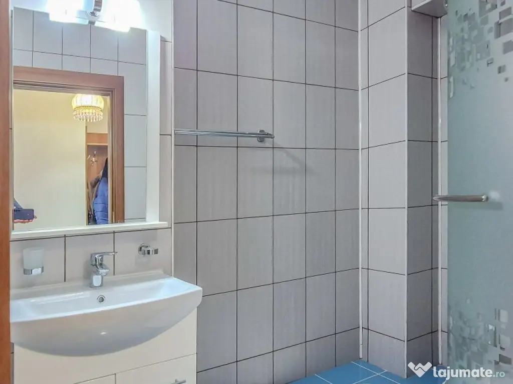 Apartament Spațios de 2 Camere | Zona Răcădău | 2 Bă...