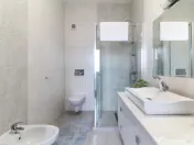 Casa LA CHEIE cu 5 camere si 4 bai, 200 mp, aproape de LIDL, 