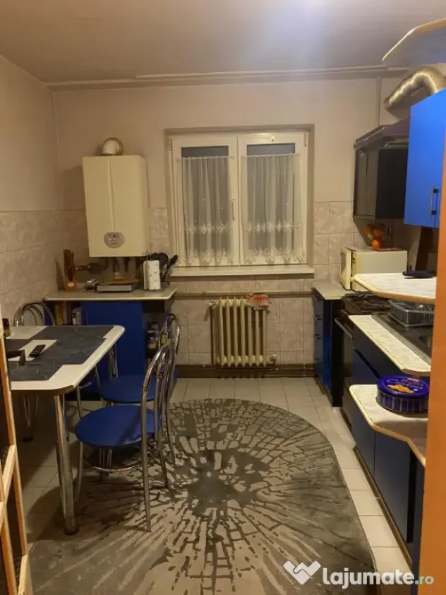 Apartament 4 camere de vanzare, zona Lama