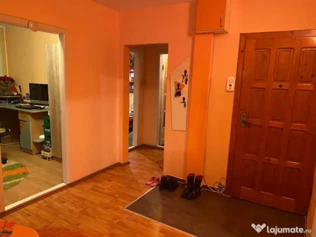 Apartament 4 camere de vanzare, zona Lama