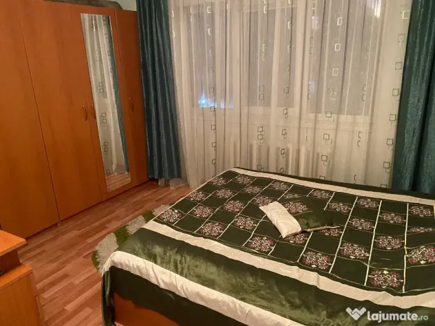 Apartament 4 camere de vanzare, zona Lama