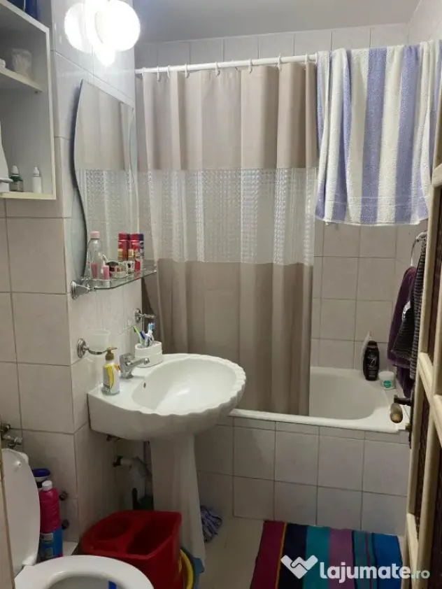 Apartament 4 camere de vanzare, zona Lama
