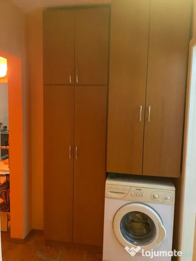 Apartament 4 camere de vanzare, zona Lama