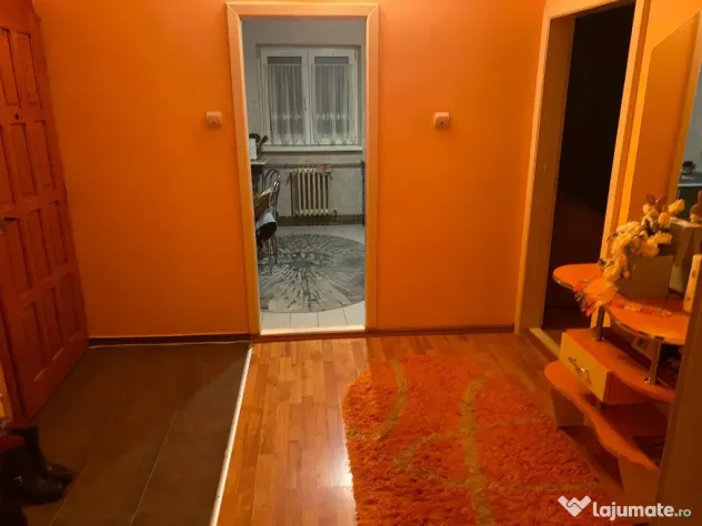 Apartament 4 camere de vanzare, zona Lama
