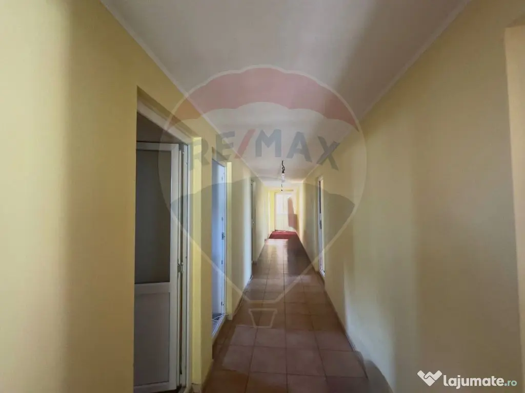 Casă / Vilă cu 5 camere de vânzare în zona Romanesti