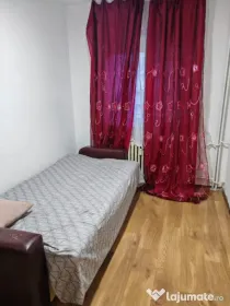 Apartament de vânzare 3 camere, situat in zona Campus - Ci