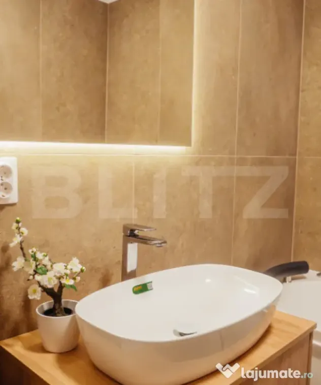Apartament lu, 2 camere, 58 mp, intermediar, terasă, garaj,
