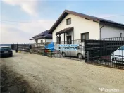 Vila individuala la cheie 4 camere Sabareni - Central 