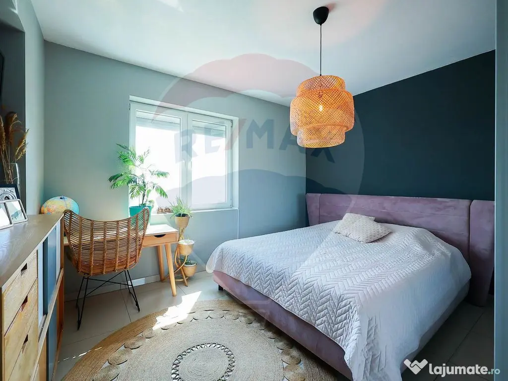 Apartament cu terasă și panoramă de vânzare, zona Hil...