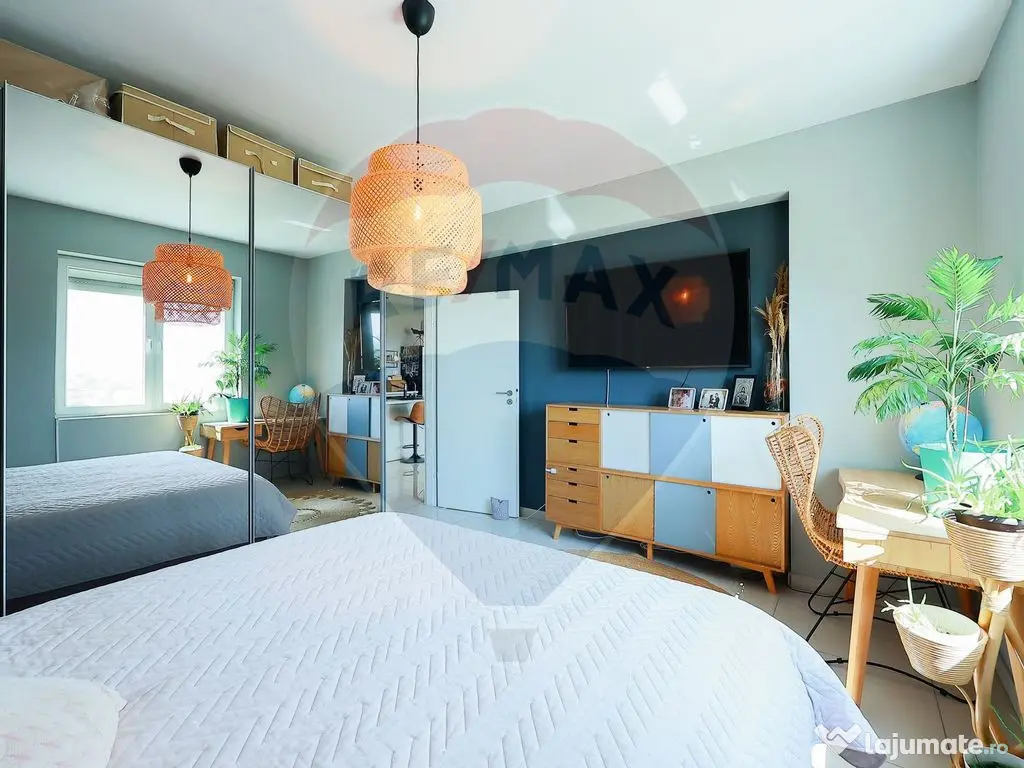 Apartament cu terasă și panoramă de vânzare, zona Hil...