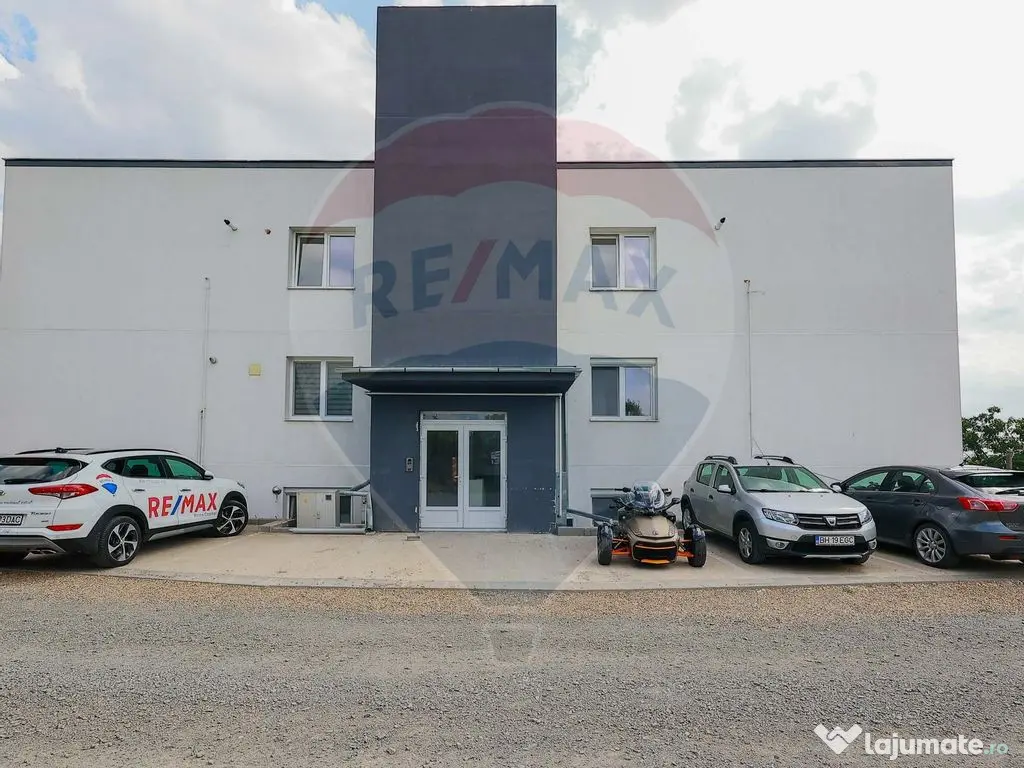 Apartament cu terasă și panoramă de vânzare, zona Hil...