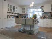 DE VANZARE Reședință Premium cu Piscină și Teren Gen... 