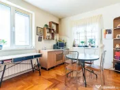 Casă / Vilă cu 4 camere de vânzare în zona Giulesti S... 