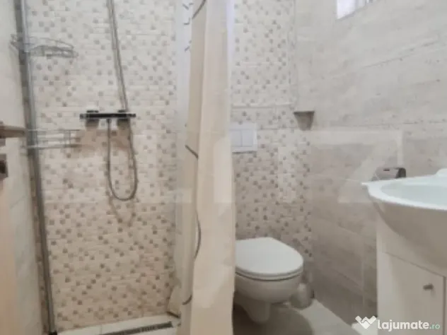 Casa cu 4 camere cartier Izvor Tarlungeni 2 locuri parcare
