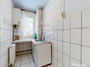 De vânzare: 2 camere, baie cu geam, etaj 2 