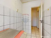 De vânzare: 2 camere, baie cu geam, etaj 2 