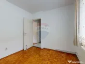 De vânzare: 2 camere, baie cu geam, etaj 2 