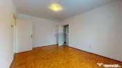 De vânzare: 2 camere, baie cu geam, etaj 2 