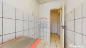 De vânzare: 2 camere, baie cu geam, etaj 2 