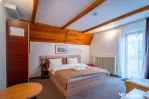 Apartament Busteni – Etaj Integral Vilă – 4 Camere