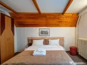 Apartament Busteni – Etaj Integral Vilă – 4 Camere 