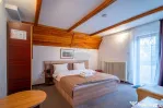 Apartament Busteni – Etaj Integral Vilă – 4 Camere