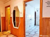 Apartament 3 camere decomandate,etaj 1,loc parcare si boxa,C.Romanului 