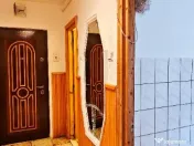 Apartament 3 camere decomandate,etaj 1,loc parcare si boxa,C.Romanului 