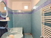 Apartament 3 camere decomandate,etaj 1,loc parcare si boxa,C.Romanului 