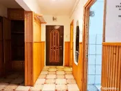 Apartament 3 camere decomandate,etaj 1,loc parcare si boxa,C.Romanului 